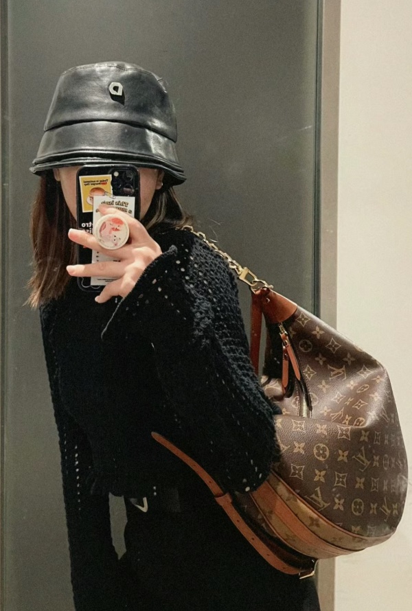 [루이비통] 루프 호보 바게트백 MATEL