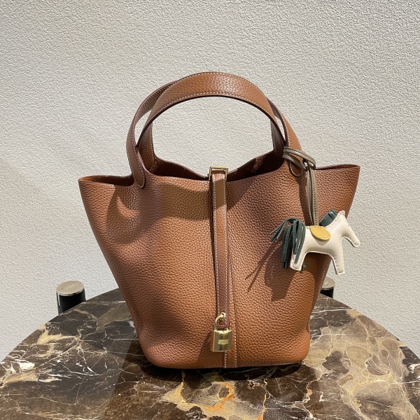 실사 [에르메스] HERMES PICOTINE Gold 피코탄 골드 카멜 18cm
