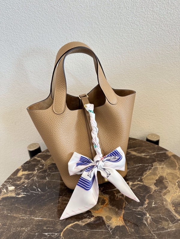 실사 [에르메스] HERMES PICOTINE Chai 피코탄 차이 18cm