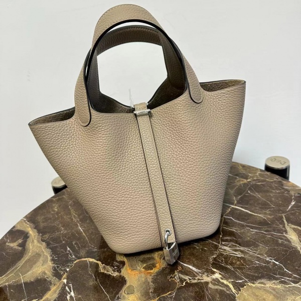 실사 [에르메스] HERMES PICOTINE Gris Touterlle 피코탄 그리스 뚜뜨렐 18cm