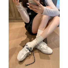 [미우미우] 신상 스니커즈