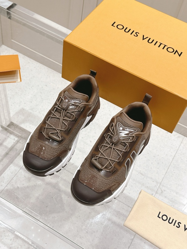 [루이비통] 신상 스니커즈 LV Runner Tatic