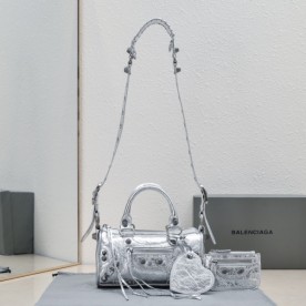 [발렌시아가] LE DUFFLE BAG 파우치 체인 숄더백