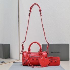 [발렌시아가] LE DUFFLE BAG 파우치 체인 숄더백