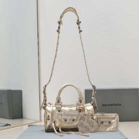[발렌시아가] LE DUFFLE BAG 파우치 체인 숄더백