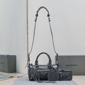 [발렌시아가] LE DUFFLE BAG 파우치 체인 숄더백