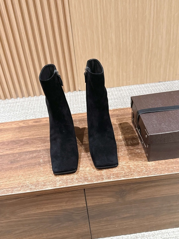 [ALAIA] 신상 부츠