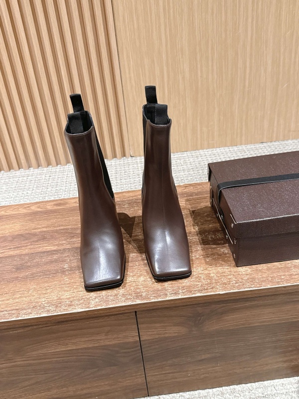 [ALAIA] 신상 부츠